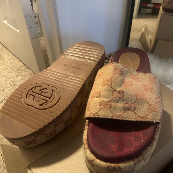 Gucci GG Canvas Slides - Picture 4 of 4